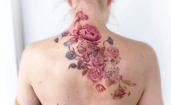 Bunga mawar dengan detail kelopak yang indah